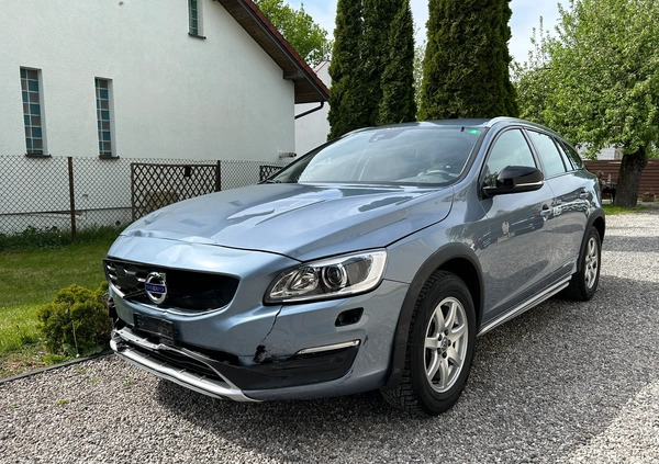 Volvo V60 Cross Country cena 71900 przebieg: 72300, rok produkcji 2018 z Garwolin małe 436